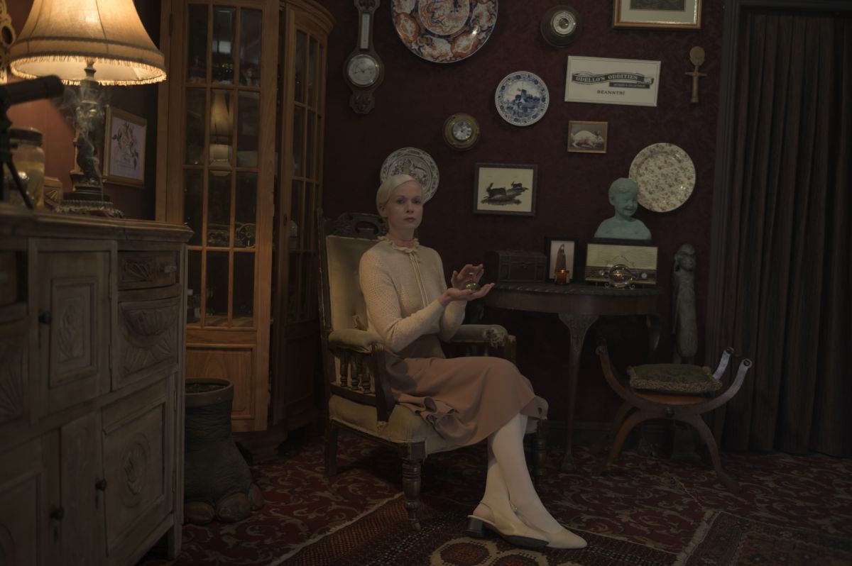 Crítica de “Medium / Oddity”: Terror irlandés de Damian McCarthy a la altura del género