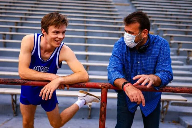 Crítica de "Brave the Dark": Redención y segundas oportunidades