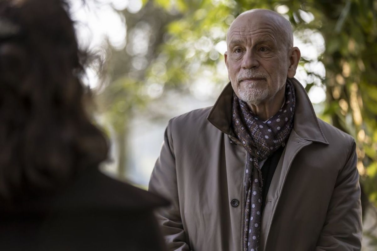 Crítica de "Mr. Blake a sus órdenes": Una entrañable comedia francesa con John Malkovich y Fanny Ardant