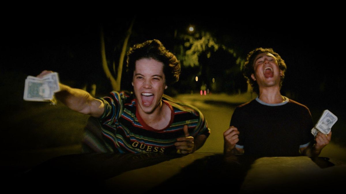 Crítica de “El Snack Shack”: Una mirada al hedonismo adolescente y la burbuja económica de los 90