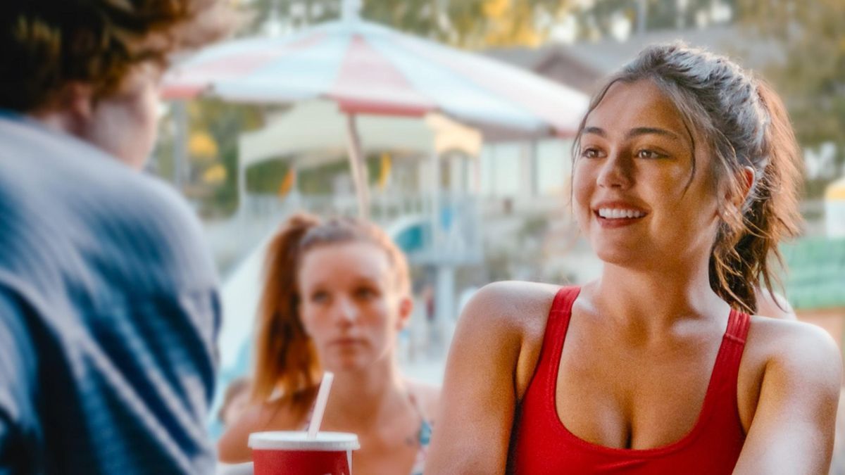 Crítica de “El Snack Shack”: Una mirada al hedonismo adolescente y la burbuja económica de los 90