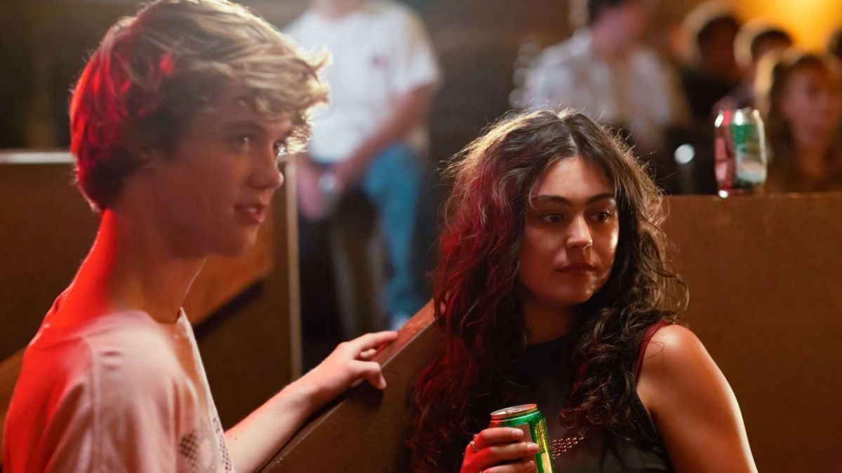 Crítica de “El Snack Shack”: Una mirada al hedonismo adolescente y la burbuja económica de los 90