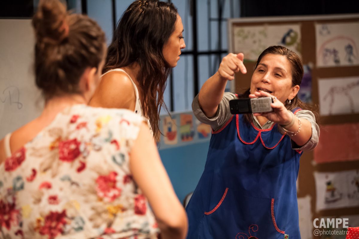 Crítica de "La Sala Roja": Vínculos, instituciones y conflictos parentales