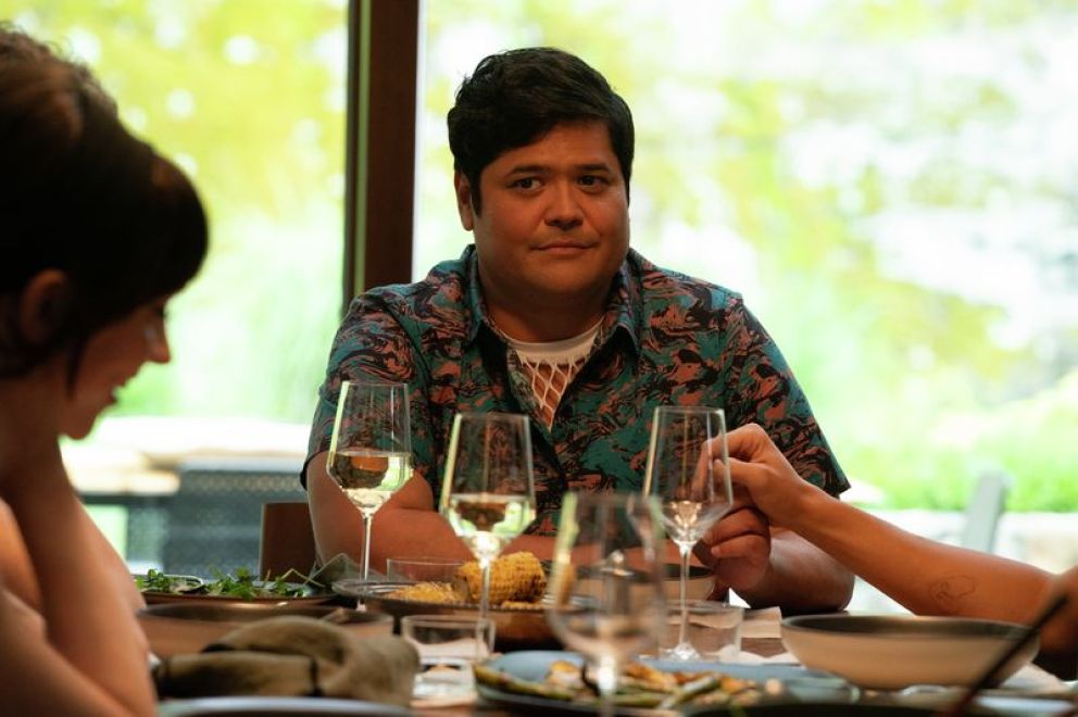 Crítica de “Compañera Perfecta”: Sophie Thatcher entre las relaciones tóxicas y los peligros de la IA