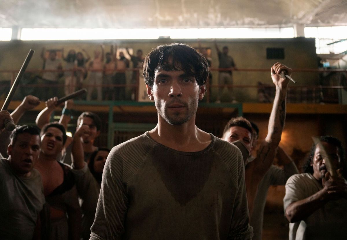 Crítica de "Celda 211": La brutalidad carcelaria en una miniserie con Diego Calva