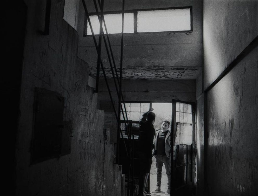 Crítica de "Vrutos": Miguel Bou y un crudo retrato de la vida en los márgenes