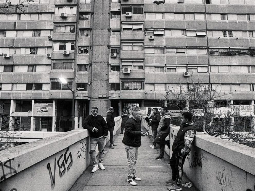 Crítica de "Vrutos": Miguel Bou y un crudo retrato de la vida en los márgenes