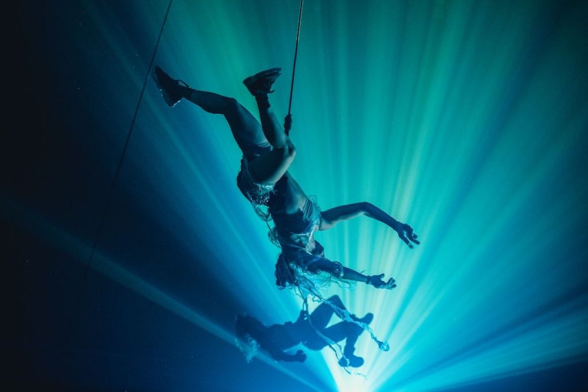 Crítica de "SONS - Ser o no ser": El Hamlet posmoderno de La Fura dels Baus