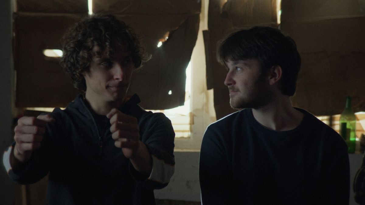 Crítica de "Sandbag Dam": La historia de un amor gay enfrentando la intolerancia