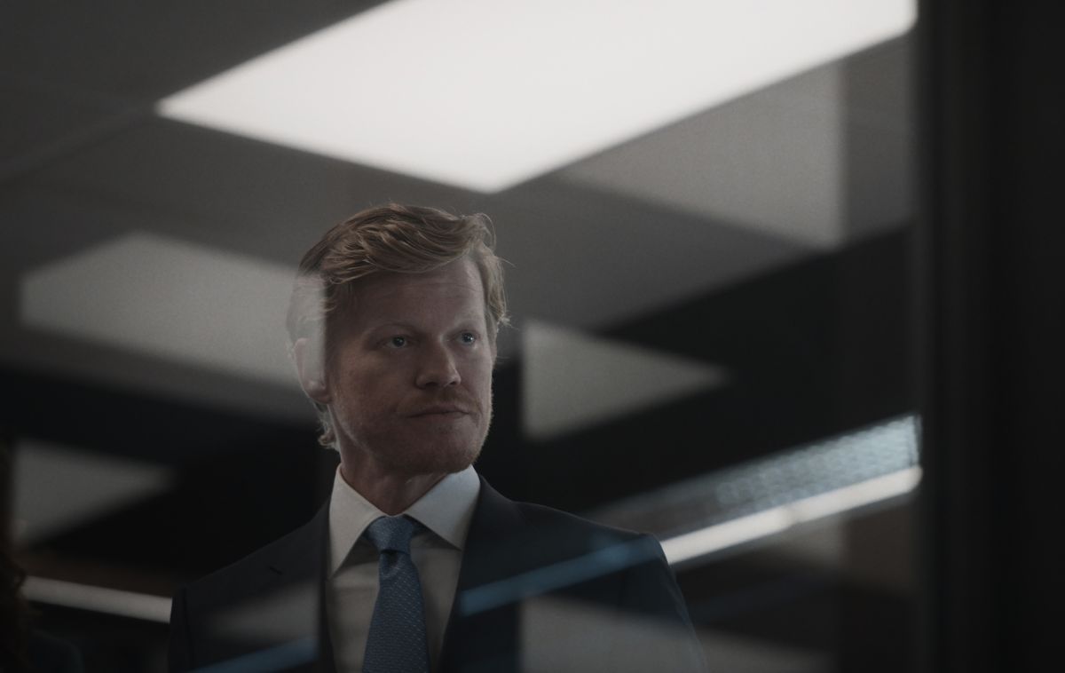 Crítica de “Día cero”: Robert De Niro en un thriller político sobre el caótico manejo de crisis en Estados Unidos