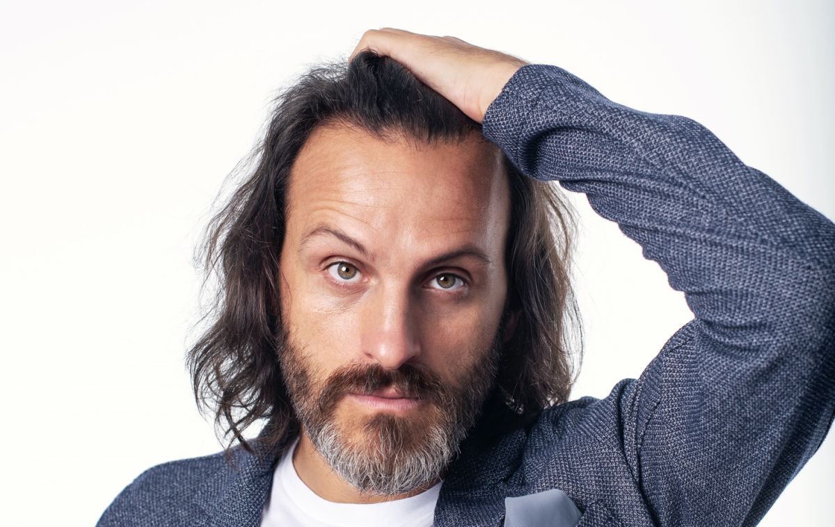 Por el mundo: Emiliano Hasan, el actor argentino detrás de Gabriel Mendoza en “Emilia Pérez” 