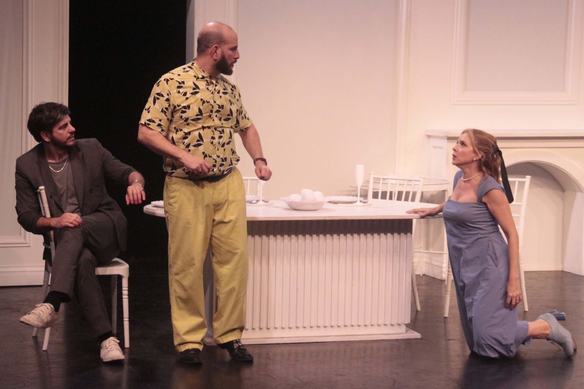 Crítica de "Reverso": Una propuesta teatral que redefine la percepción de la realidad