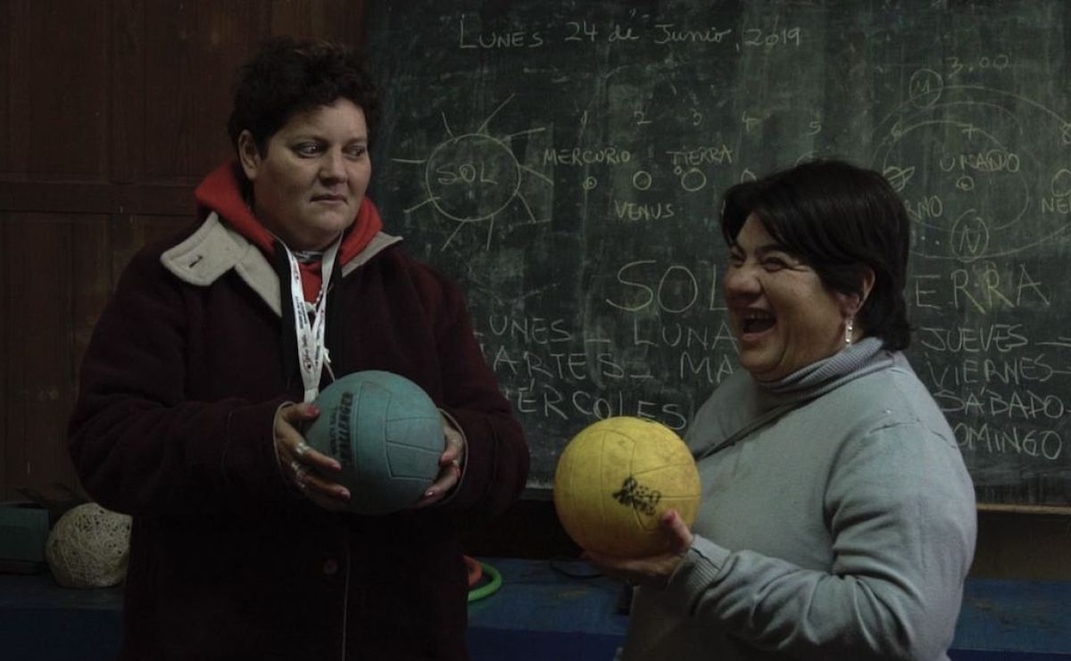 Crítica de “Dejar Romero”: retrato de la desmanicomialización de Alejandro Fernández Moujan y Hernán Khourian