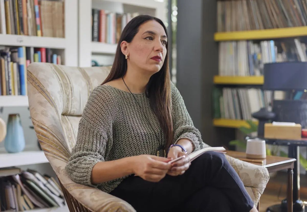 Lorena Vega detrás de las sesiones de terapia de “Envidiosa”