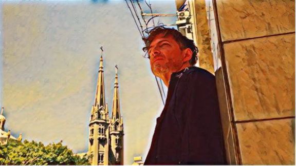 Crítica de "Fire Supply": La última locura de Lucía Seles