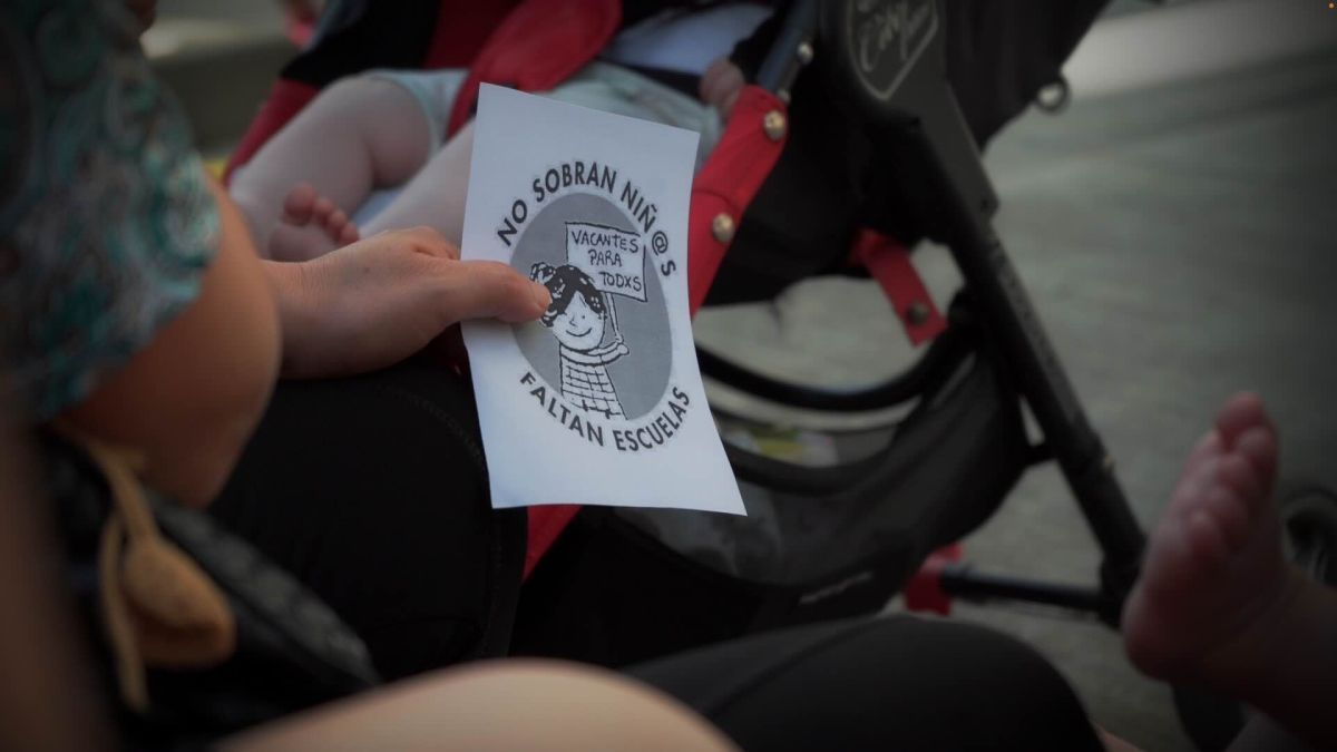 Crítica de "En lista de espera": Maternidad, precariedad y un Estado ausente