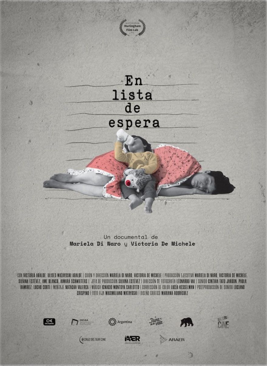 Crítica de "En lista de espera": Maternidad, precariedad y un Estado ausente