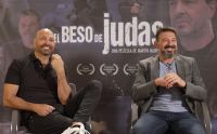 Damián De Santo y Fredy Villarreal descubren “El beso de Judas” en la pantalla grande