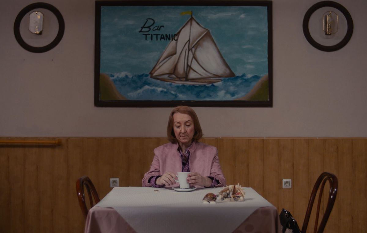 Crítica de "Bodegón con fantasmas": Un retrato de la España vaciada entre lo absurdo y lo melancólico