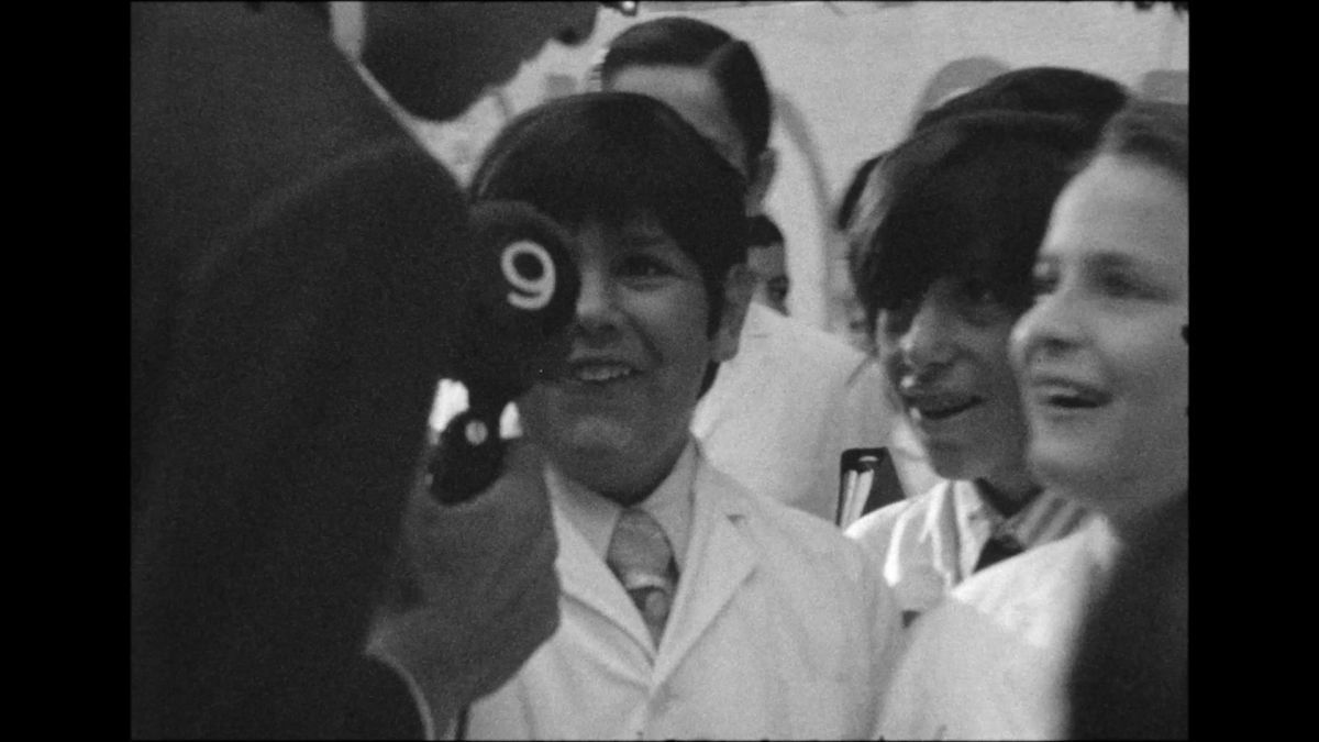 Crítica de "LS83": Memoria y archivo en la reconstrucción de una época