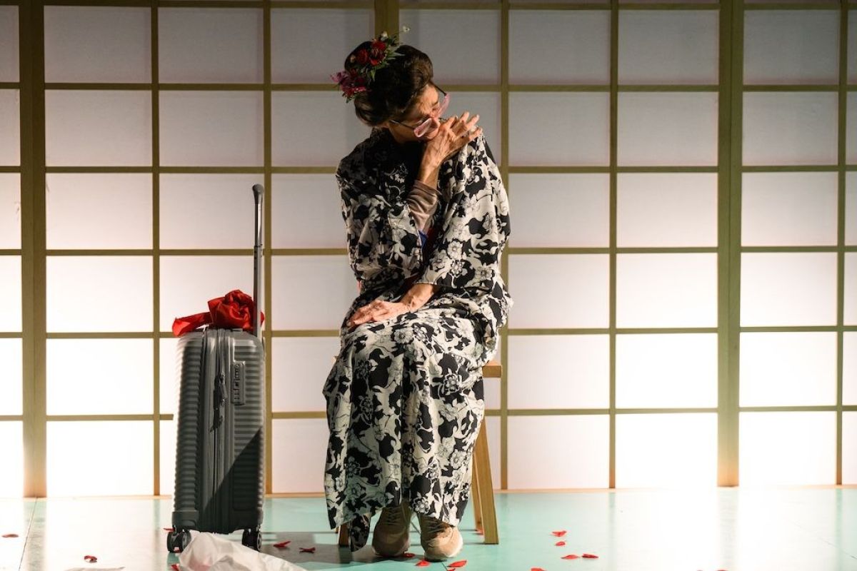 Carola Reyna emprende un viaje físico e introspectivo en escena a través de “Okasan” 