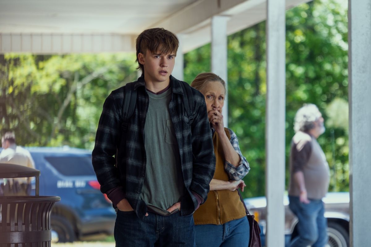 Crítica de “Cazador de demonios”: Kevin Bacon desata el caos sangriento al estilo "Evil Dead"