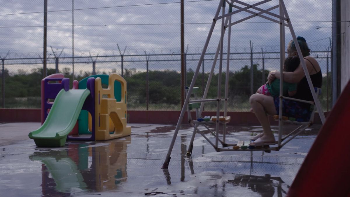 Crítica de “Los días con ella”: Maternidad en prisión