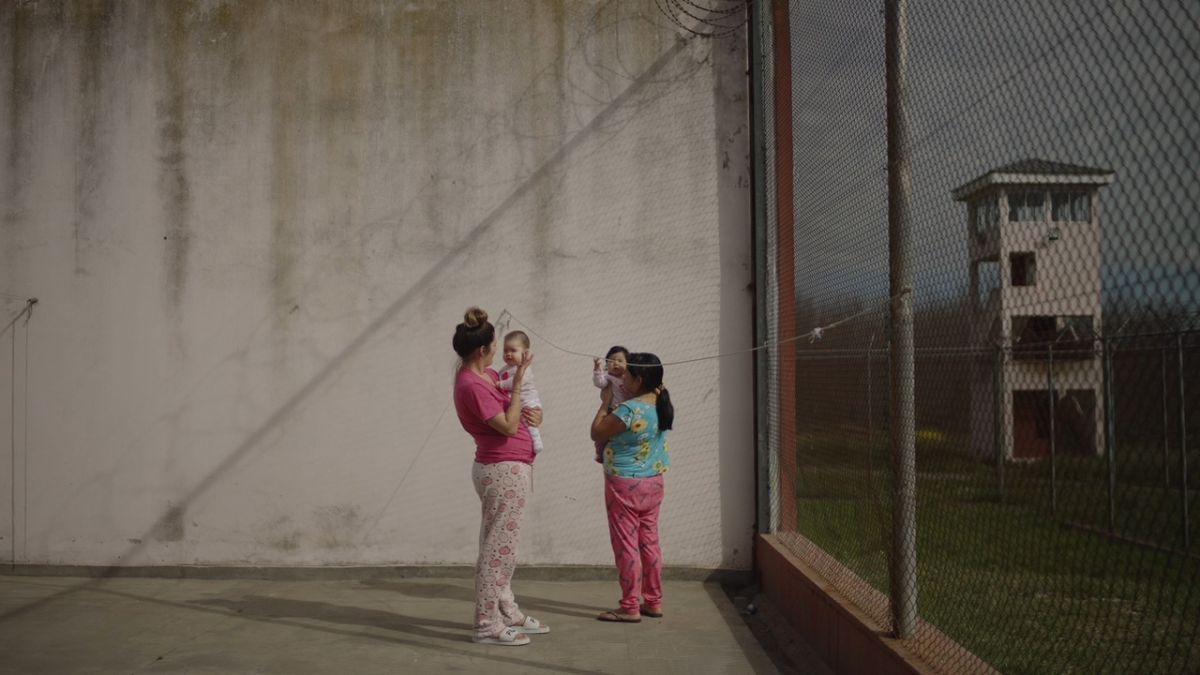 Crítica de “Los días con ella”: Maternidad en prisión