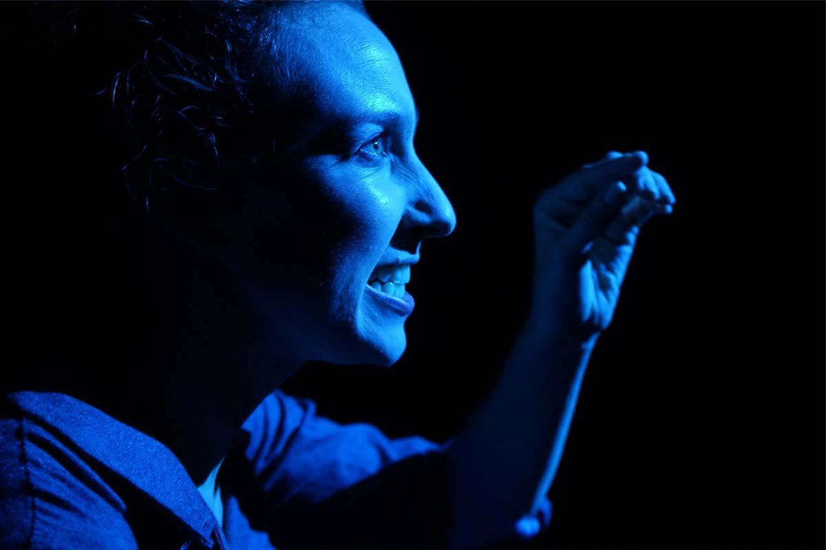 Belén Pasqualini homenajea a su abuela en escena a través de “Christiane: un bio-musical científico” 