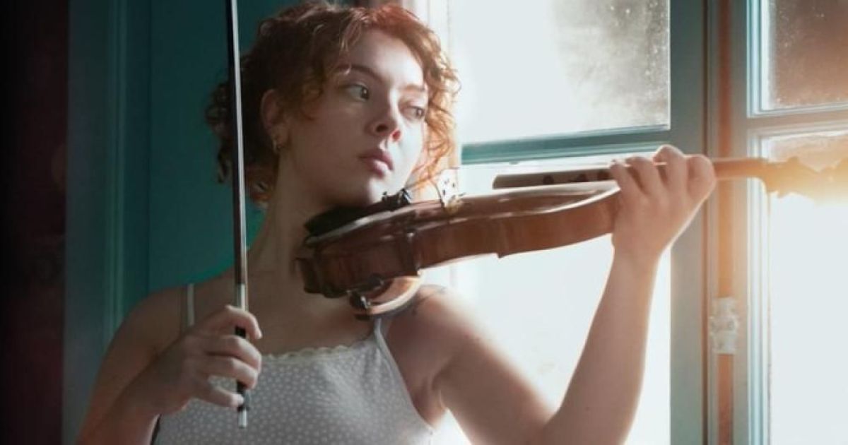 Carmela Rivero enfrenta los peligros alrededor de la adolescencia en “Atrapados” 