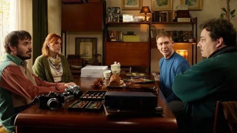 Crítica de "Mazel Tov": Otra película del multiverso de Adrián Suar 