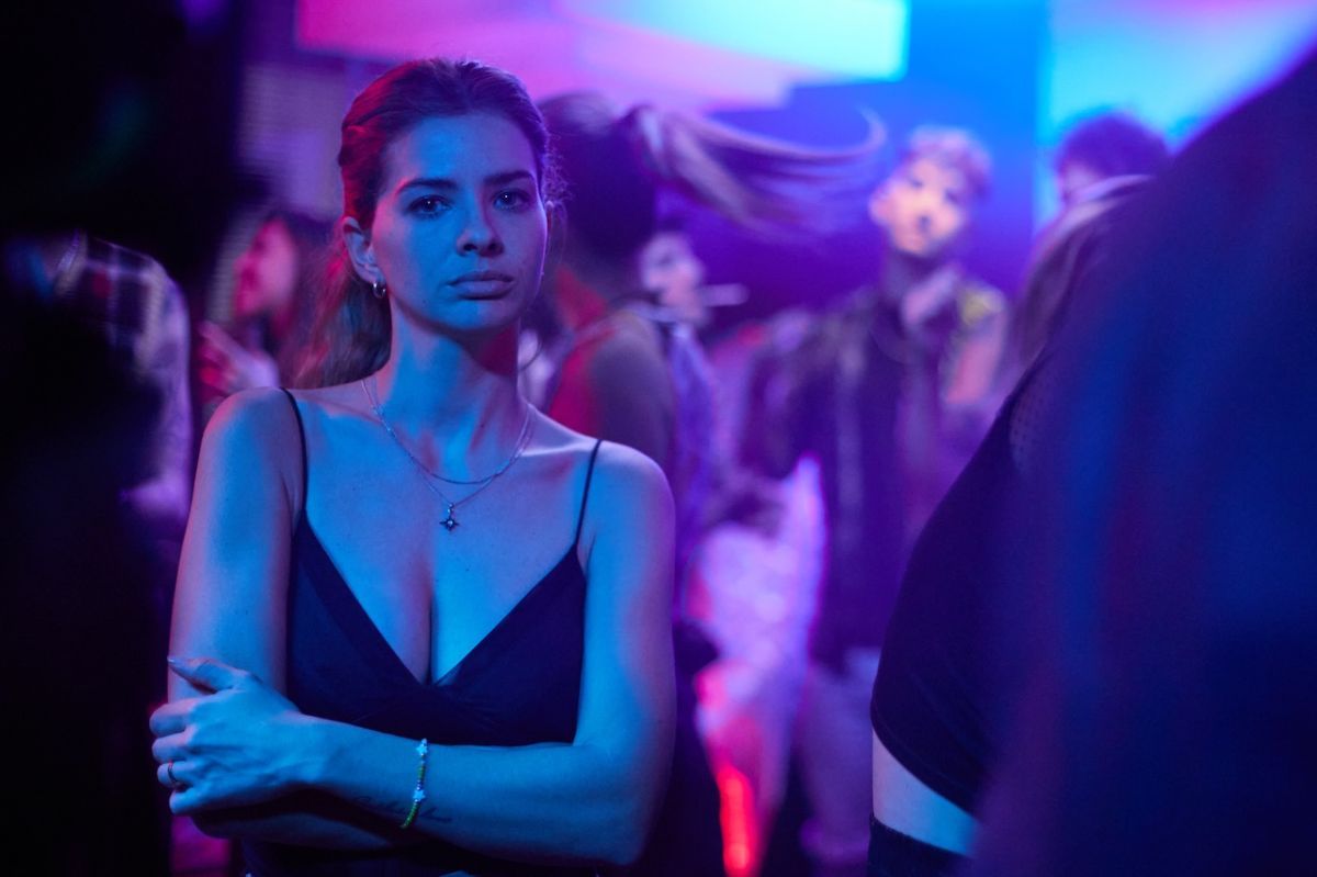 Crítica de "Camaleón: el pasado no cambia": La "China" Suárez y Pablo Echarri en un drama sin identidad