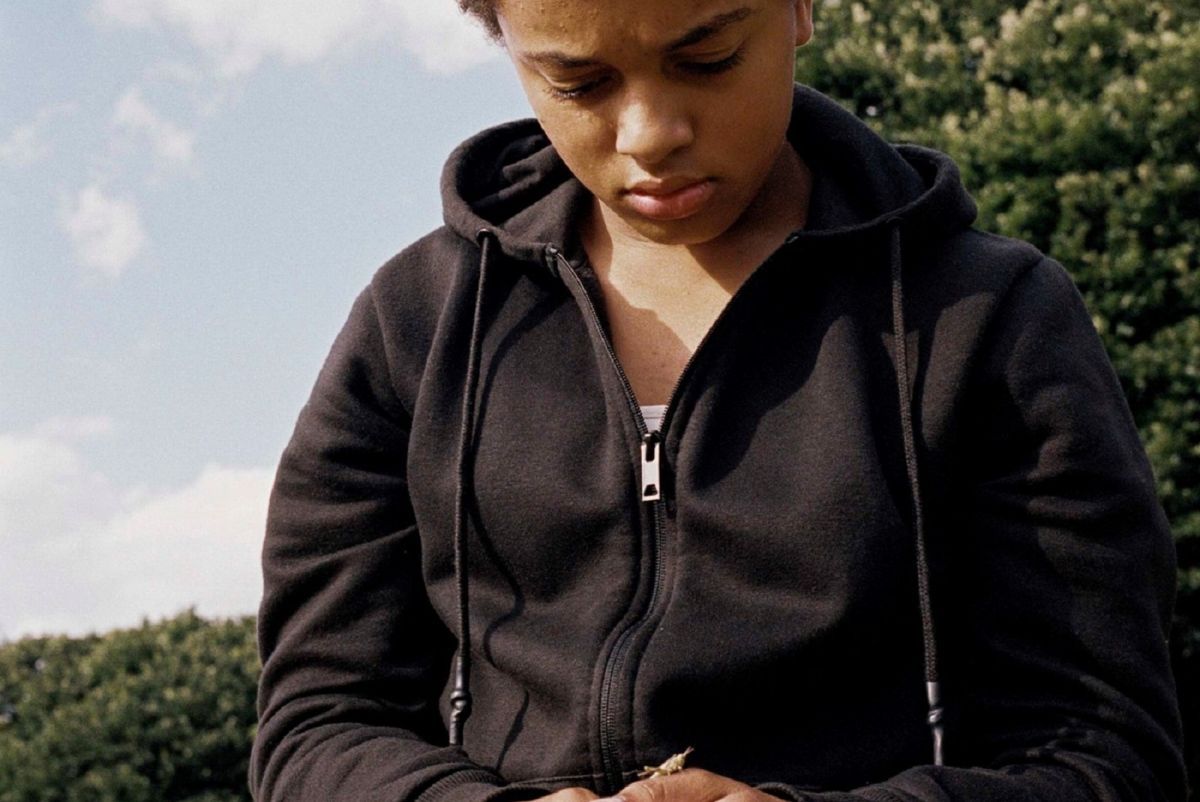 Crítica de "Bird": El latido salvaje de la infancia según Andrea Arnold