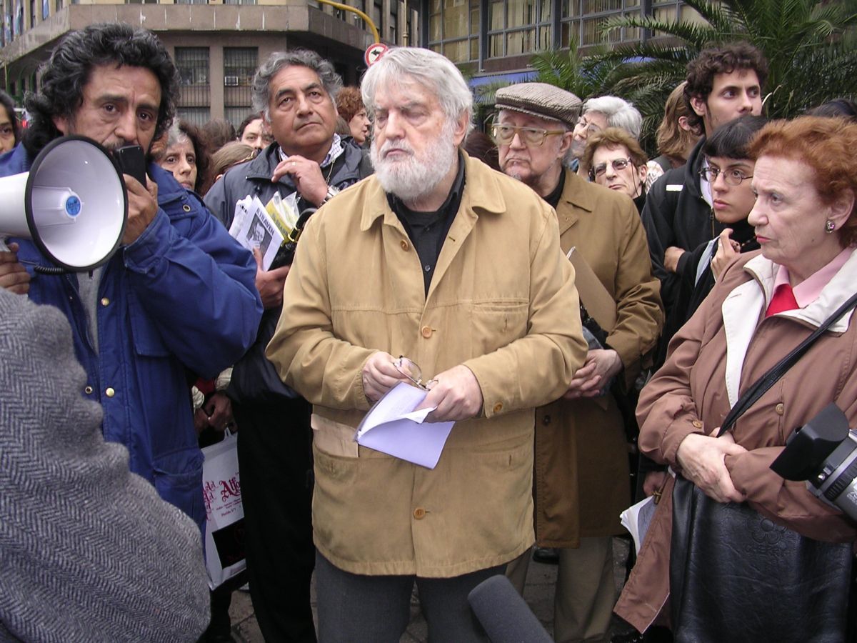 Crítica de "Yo filmé a Osvaldo Bayer": Un documental íntimo y reflexivo de Fabio Zurita