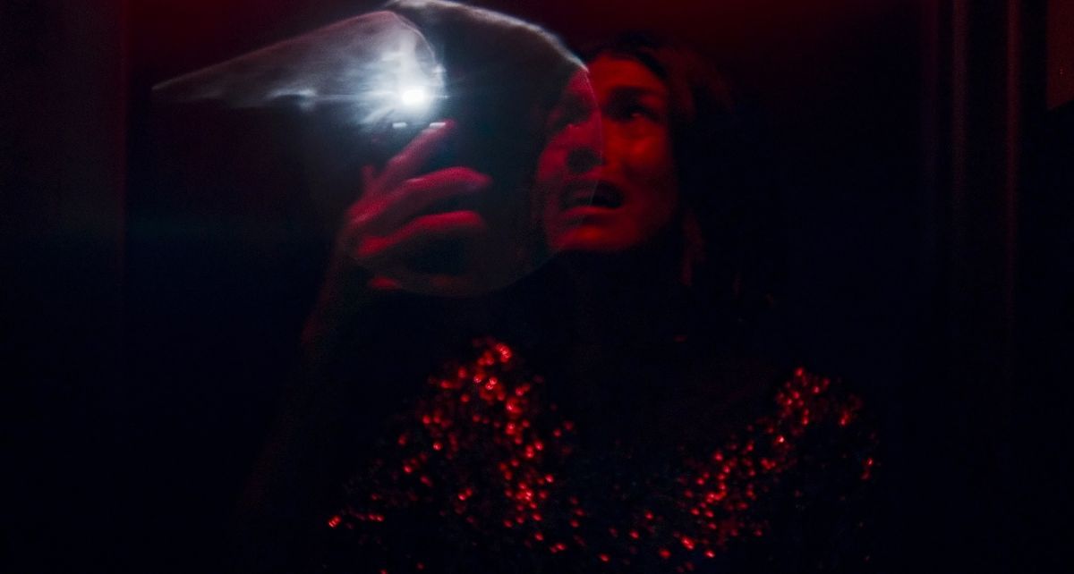 Crítica de “Mads: Terror en tiempo real”: Un descenso a la locura en plano secuencia