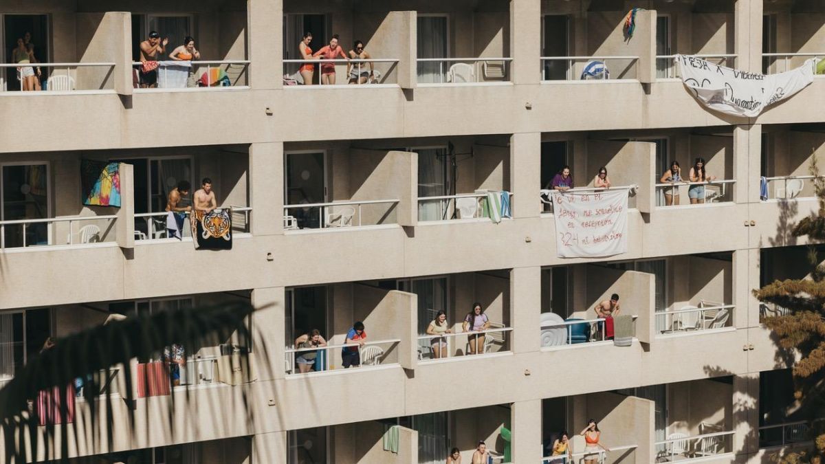 Crítica de "Viaje de fin de curso: Mallorca": lo que la Generación Z no pudo dejar atrás