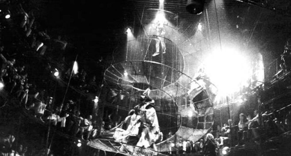 "Esto es teatro": una exposición en el Museo Moderno sobre la escena experimental argentina