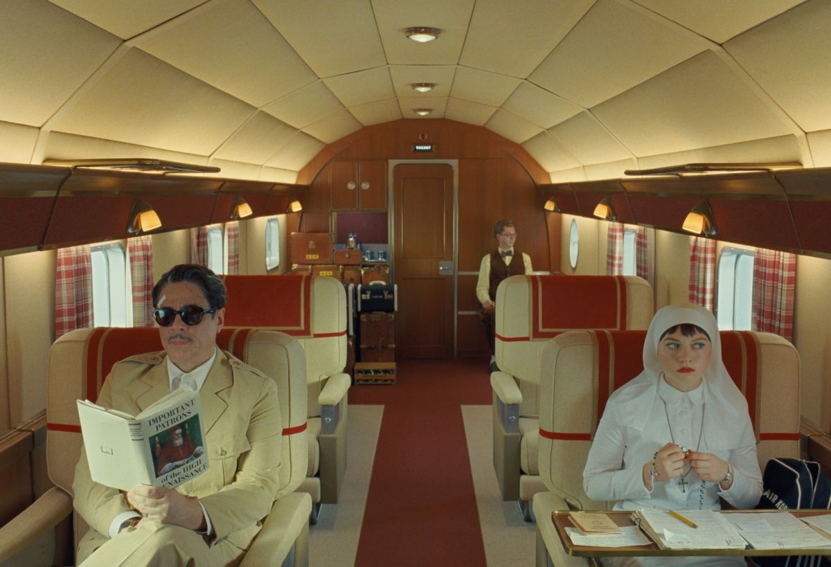 Crítica de "El esquema Fenicio": Una comedia con el sello de Wes Anderson