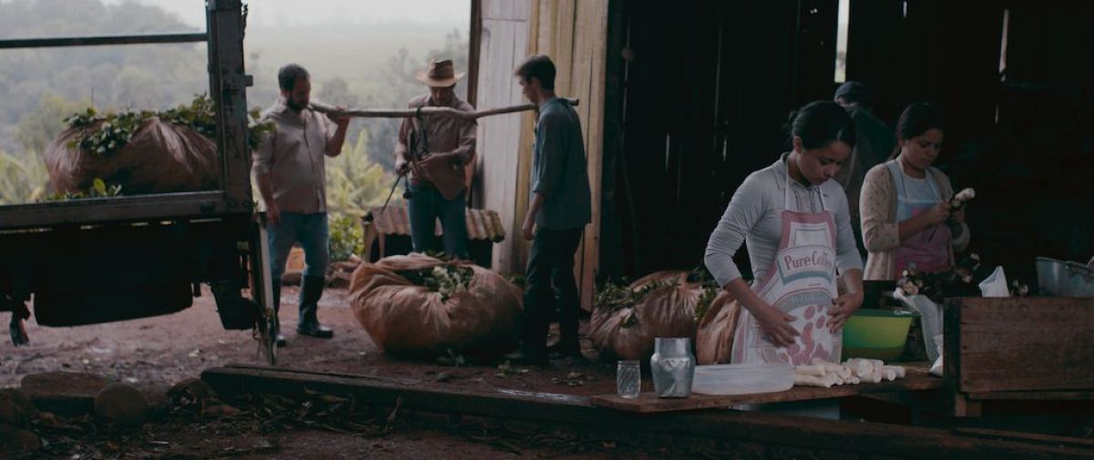 Crítica de "Por tu bien": Axel Monsú y una historia de encierro, fe y emancipación