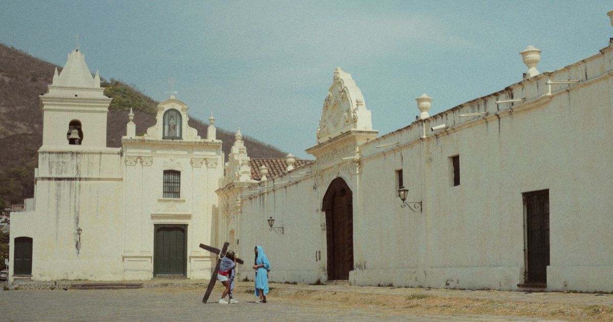 Crítica de "Tres cruces": Un retrato de las huellas del abuso sexual eclesiástico en la Argentina