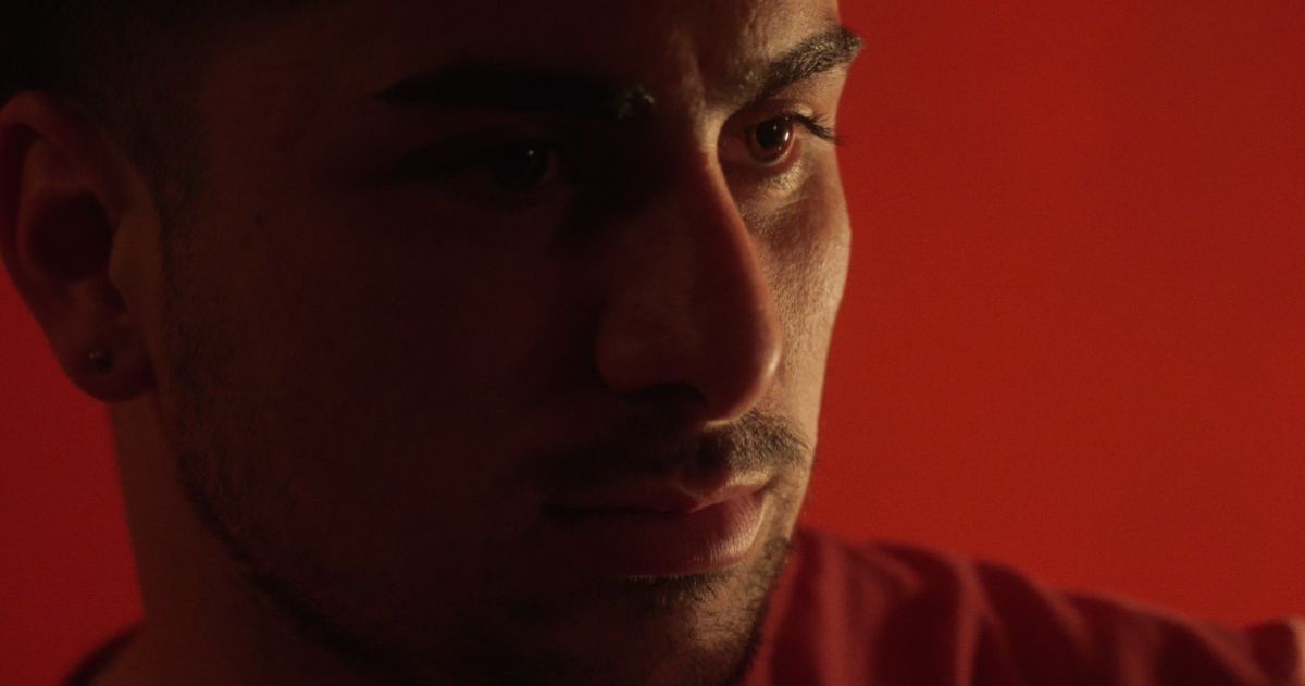 Crítica de "Tres cruces": Un retrato de las huellas del abuso sexual eclesiástico en la Argentina