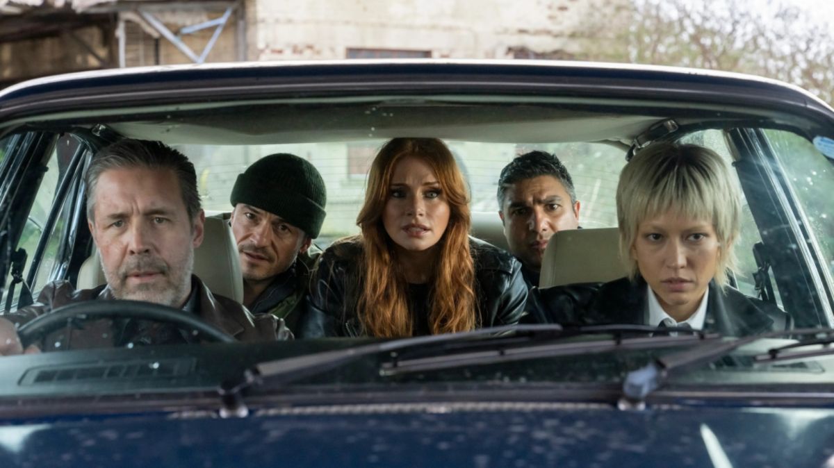 Crítica de "Acto encubierto": Orlando Bloom lidera el policial más divertido y menos creíble del año