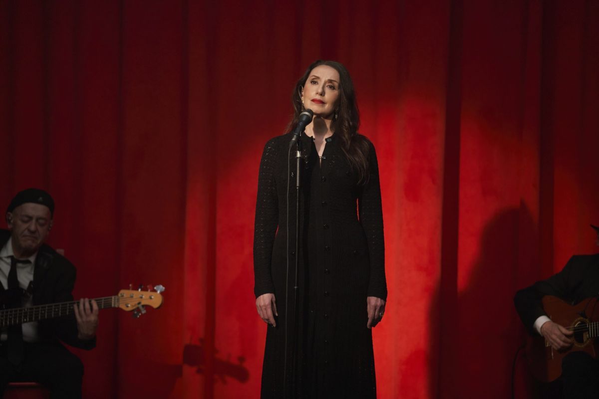 Crítica de "Pedro x Javis": La serie que convierte a Almodóvar en un ritual pop