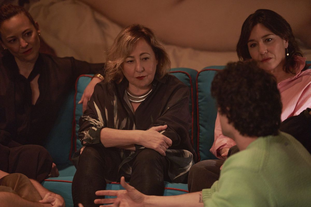 Crítica de "Pedro x Javis": La serie que convierte a Almodóvar en un ritual pop