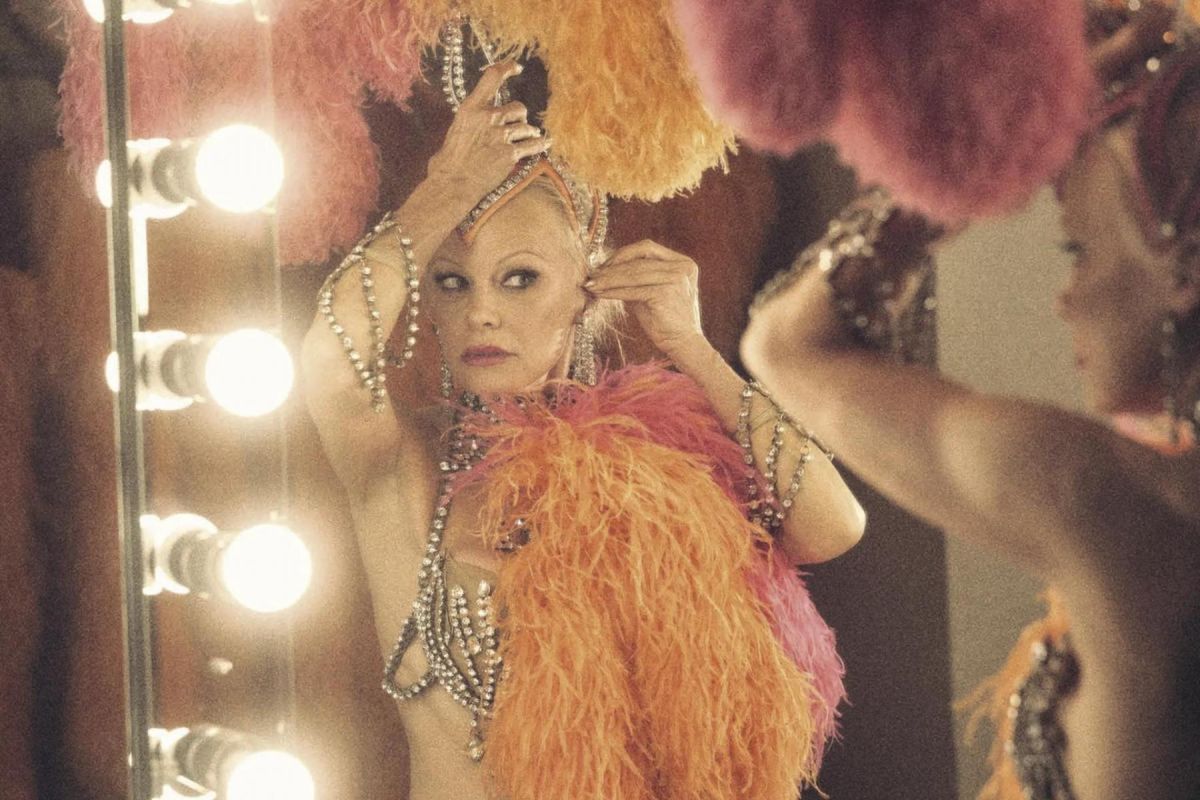 Crítica de "The Last Showgirl": Un relato íntimo sobre la decadencia del espectáculo en Las Vegas con Pamela Anderson