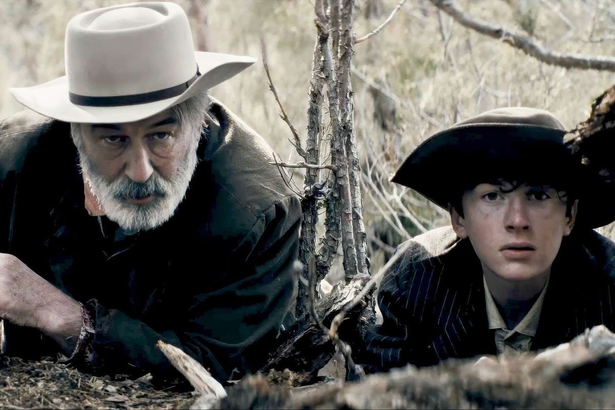 Crítica de “Rust”: Alec Baldwin y el western de la tragedia