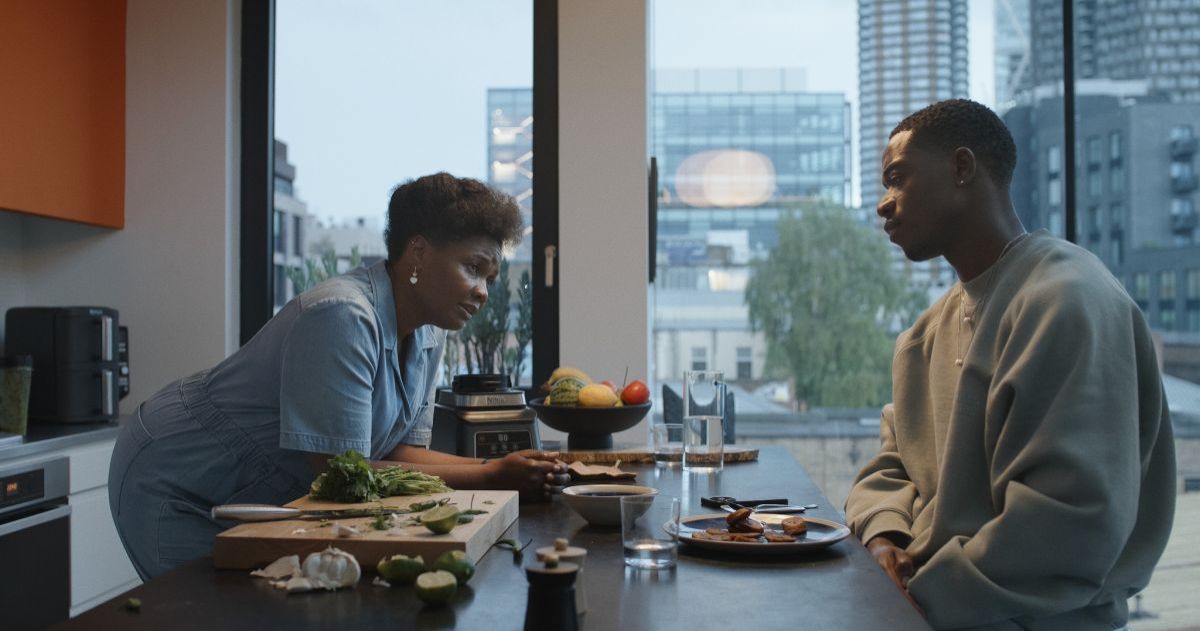 Crítica de "F1: La Película": Adrenalina con Brad Pitt y el director de "Top Gun: Maverick"