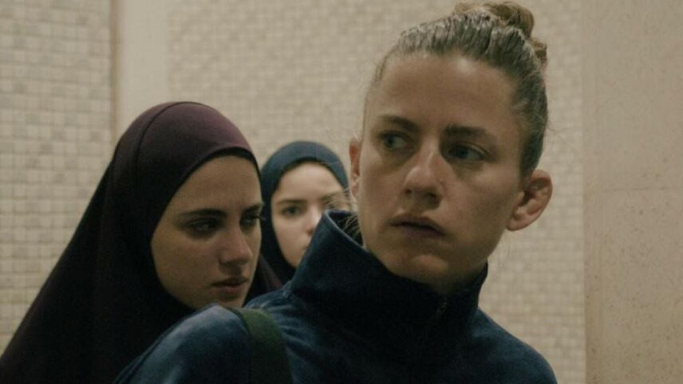 Comedias incómodas, thrillers viscerales y coming-of-age poéticos: todo lo nuevo que llega a MUBI en julio