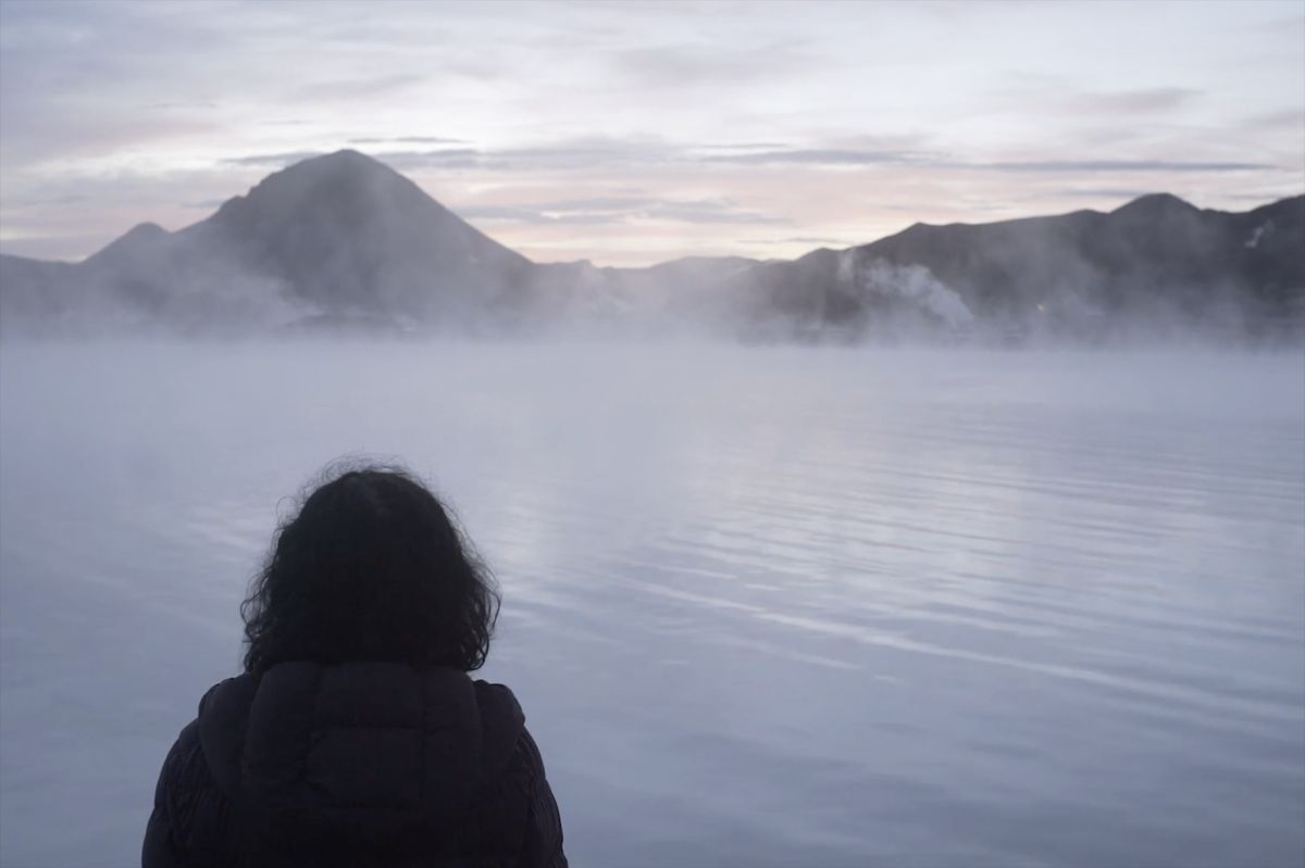 Crítica de “Yo y la que fui”: Adriana Lestido vista desde la amistad y el archivo personal
