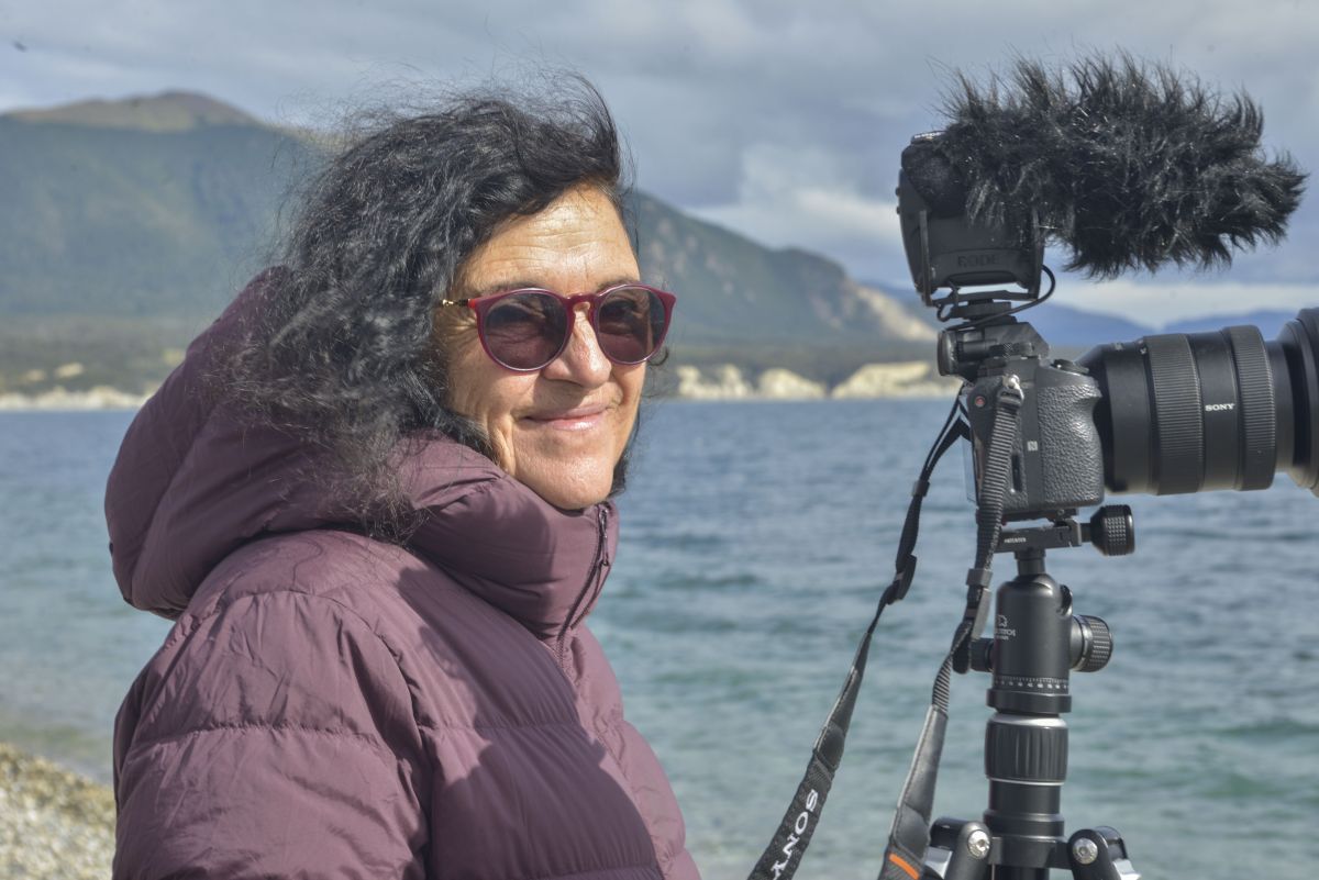 Crítica de “Yo y la que fui”: Adriana Lestido vista desde la amistad y el archivo personal